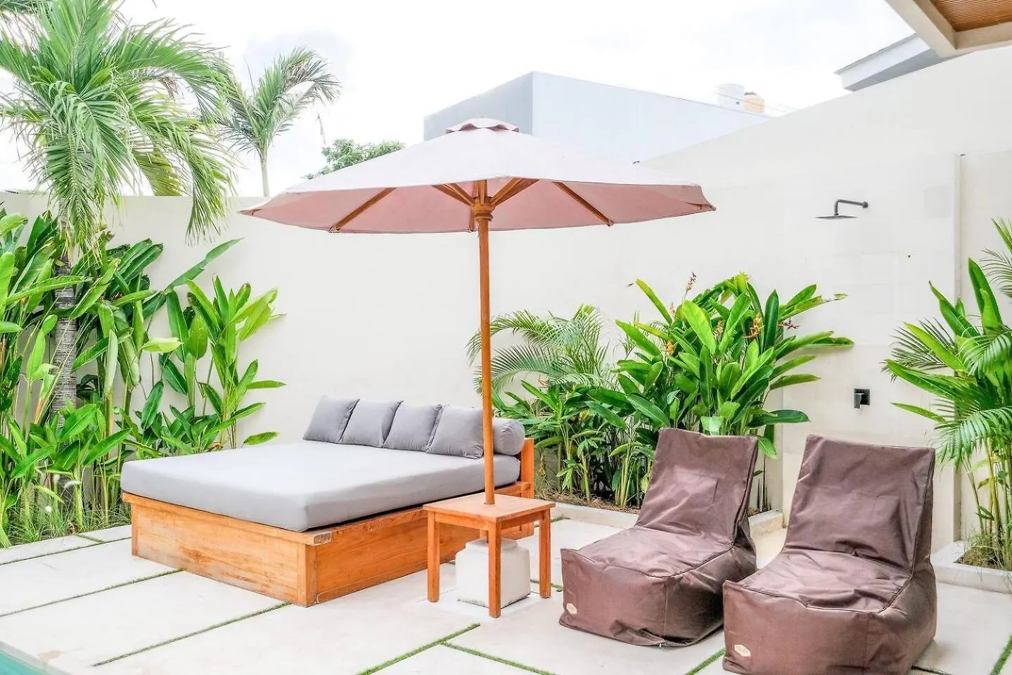 99 Villa Suite - Modern Bedrooms With Dining Area & Enormous Pool Kerobokan   Kerobokan (Bali)