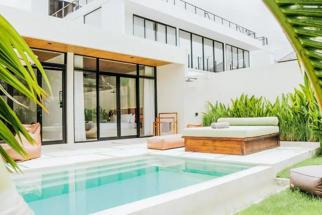 99 Villa Suite - Modern Bedrooms With Dining Area & Enormous Pool Kerobokan