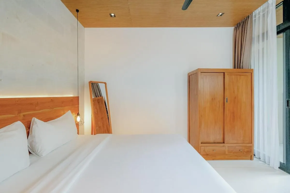 99 Villa Suite - Modern Bedrooms With Dining Area & Enormous Pool Kerobokan