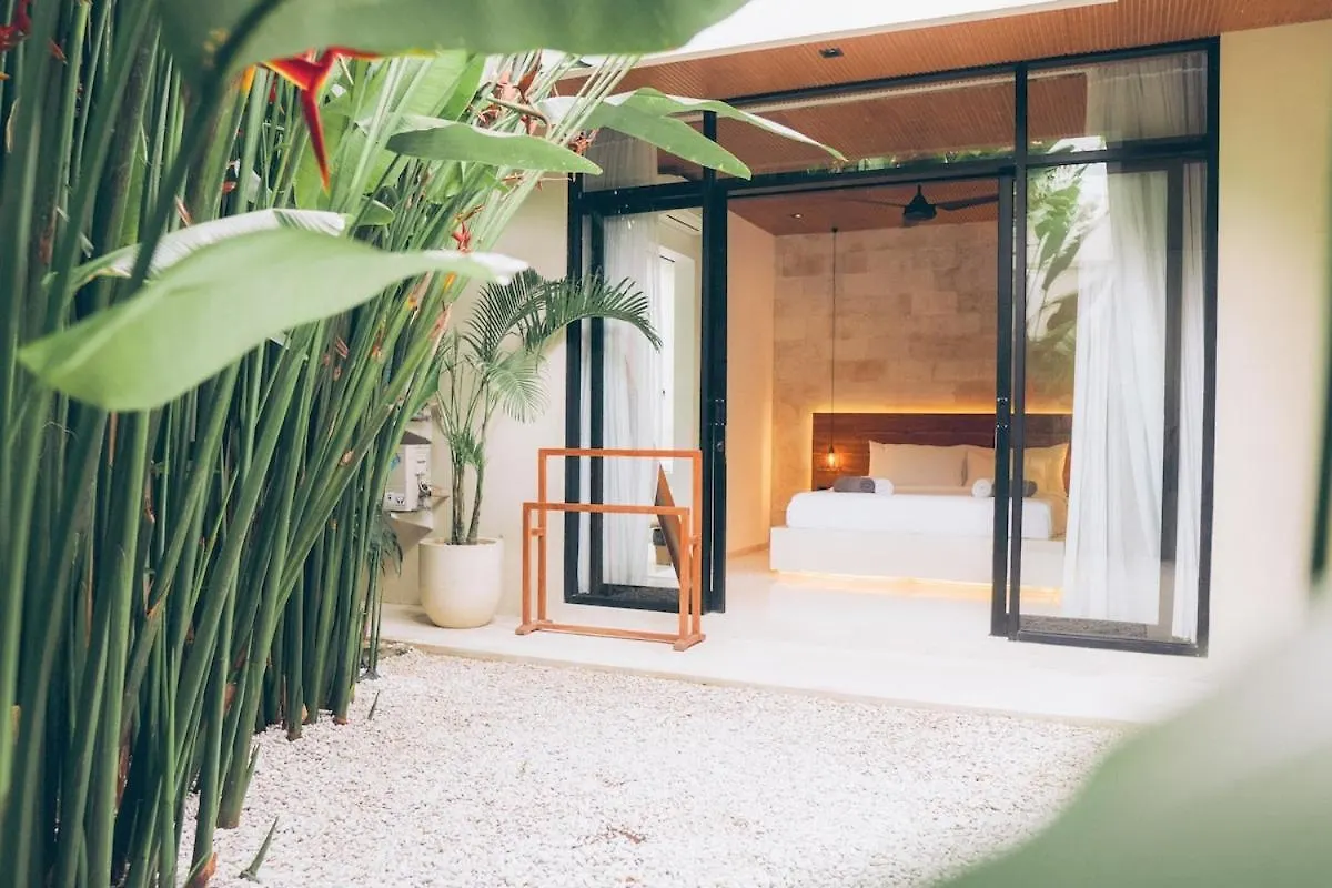 99 Villa Suite - Modern Bedrooms With Dining Area & Enormous Pool Kerobokan  Indonesia