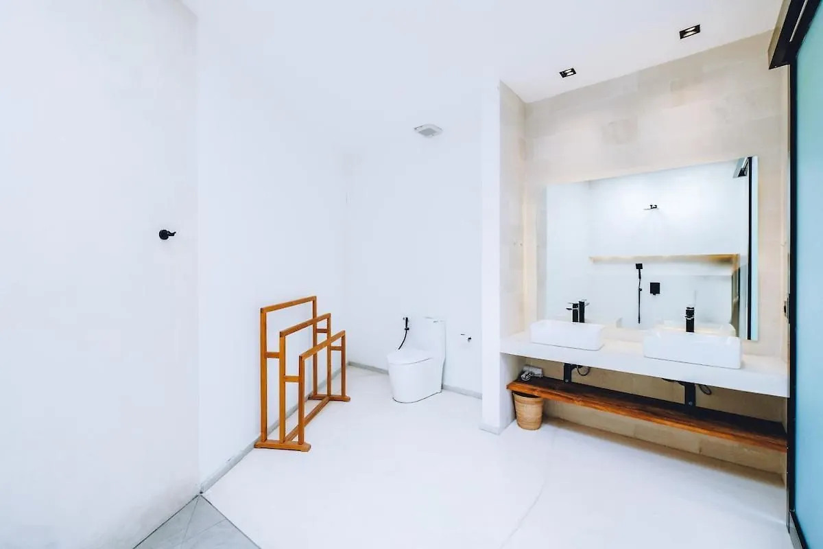 99 Villa Suite - Modern Bedrooms With Dining Area & Enormous Pool Kerobokan  0*, Kerobokan (Bali)