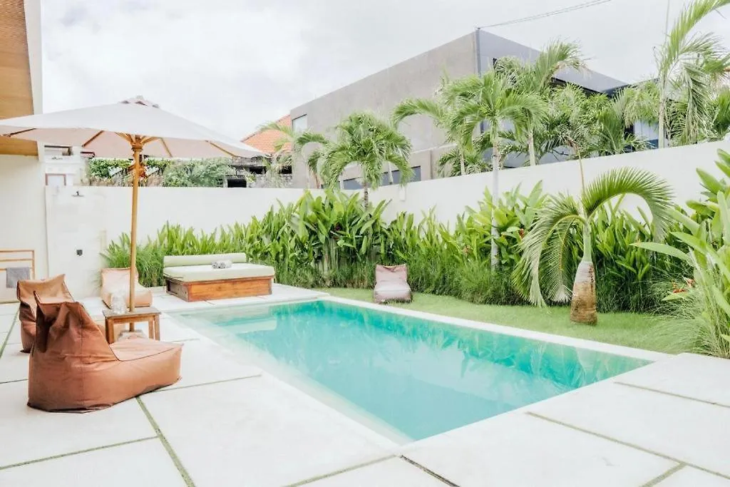 99 Villa Suite - Modern Bedrooms With Dining Area & Enormous Pool Kerobokan