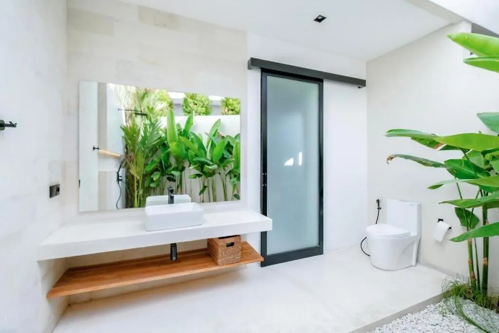 99 Villa Suite - Modern Bedrooms With Dining Area & Enormous Pool Kerobokan
